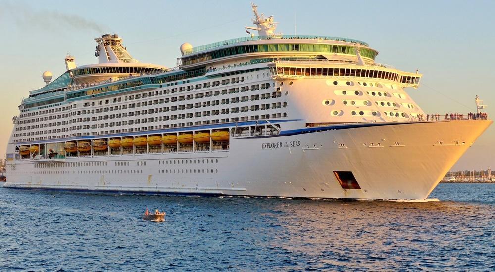 Royal Caribbean Icon of the Seas sailing in the Caribbean